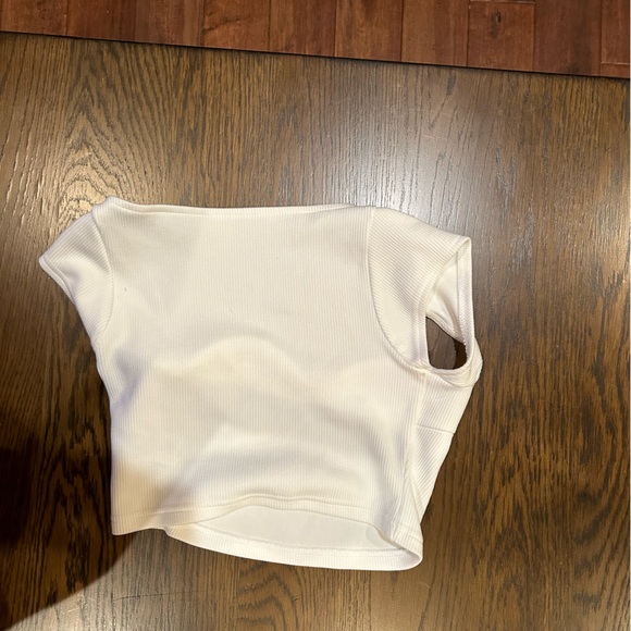 White crop top - Picture 2 of 2